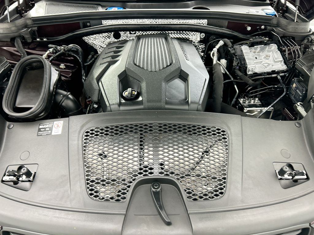 Thumbnail: 2025 Porsche Macan - 30