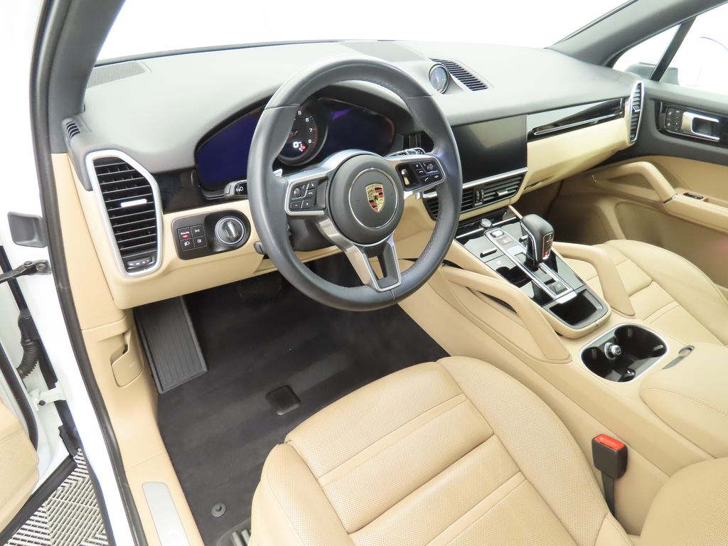 Thumbnail: 2023 Porsche Cayenne - 9