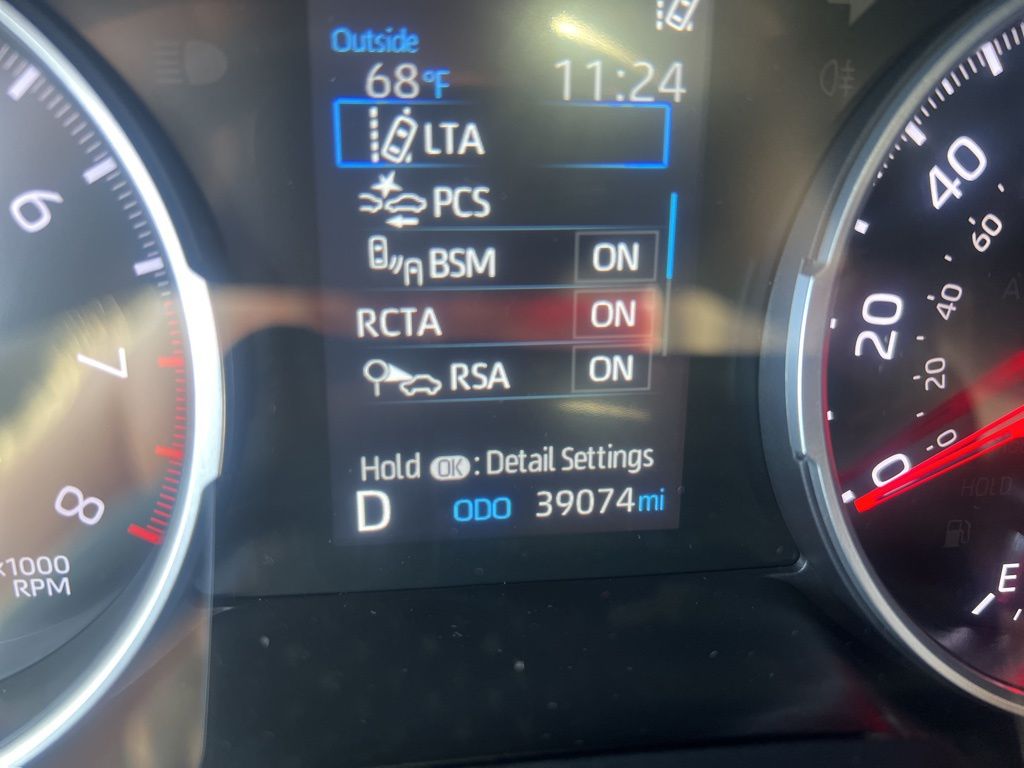 2022 Toyota RAV4 XLE Premium photo