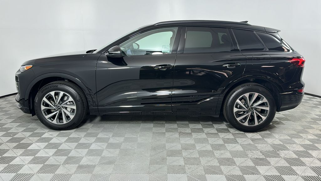 Thumbnail: 2025 Audi Q6 e-tron - 2