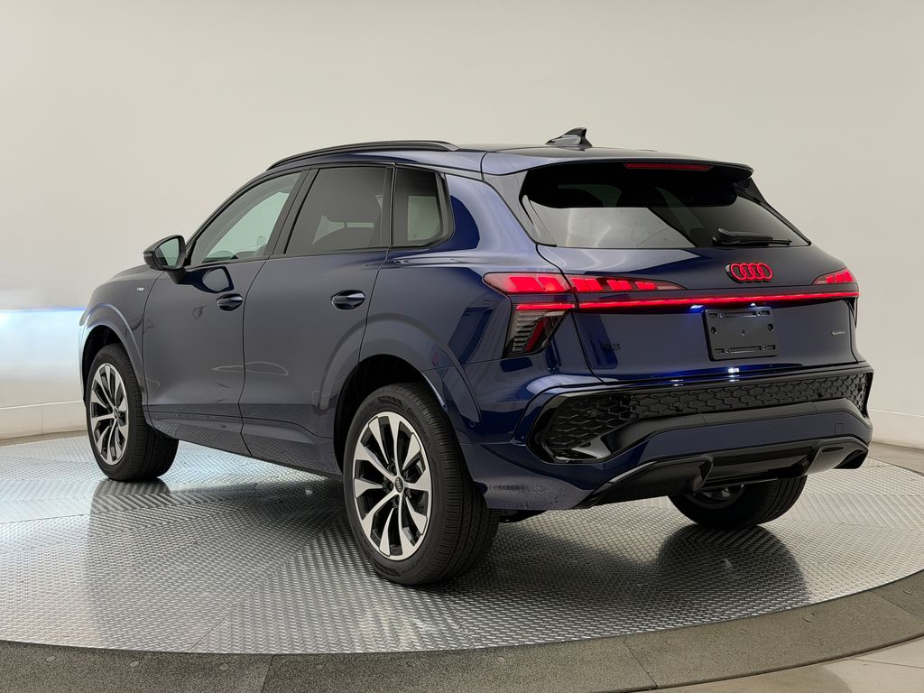 Thumbnail: 2026 Audi Q3 - 8