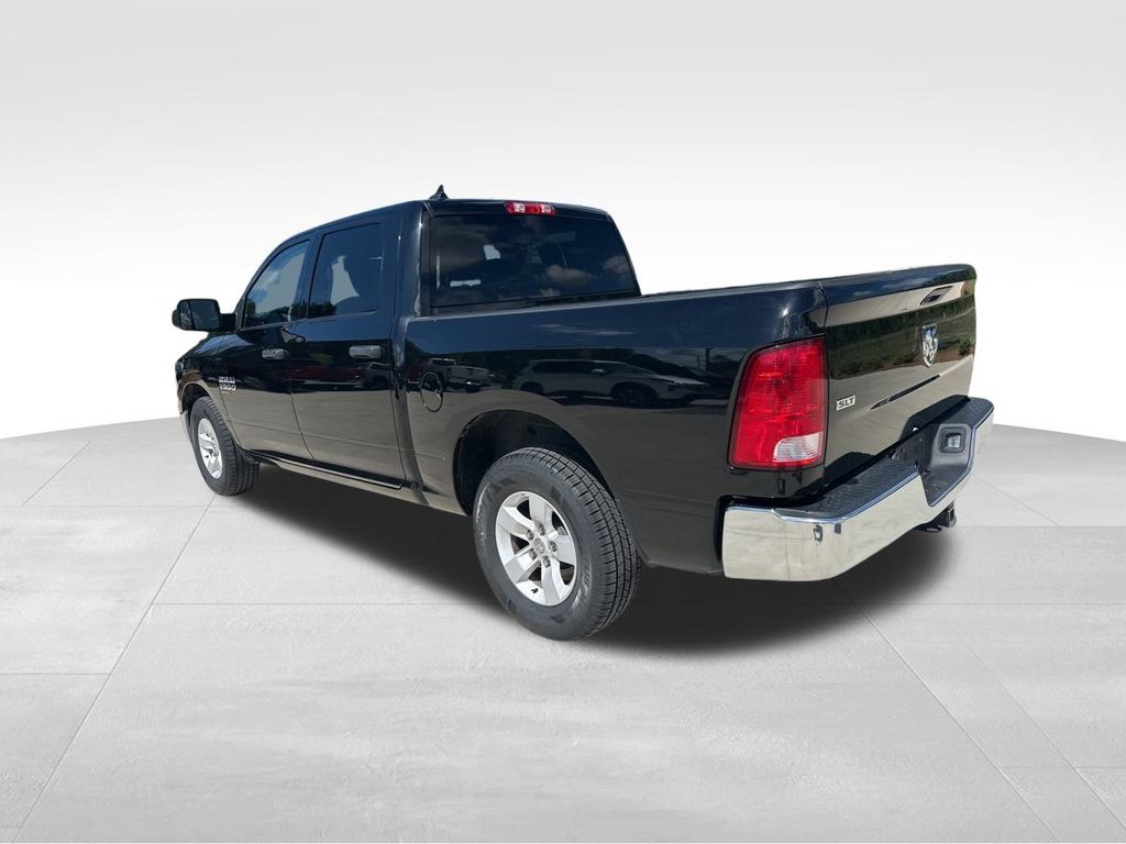 2023 Diamond Black Crystal Pearlcoat Ram 1500 Classic SLT RWD Truck