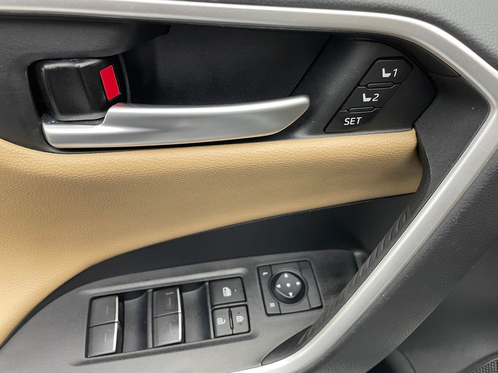 2024 Toyota RAV4 Limited 10