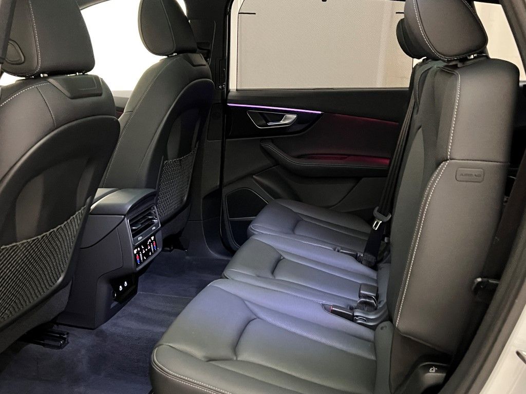 Thumbnail: 2025 Audi Q7 - 25