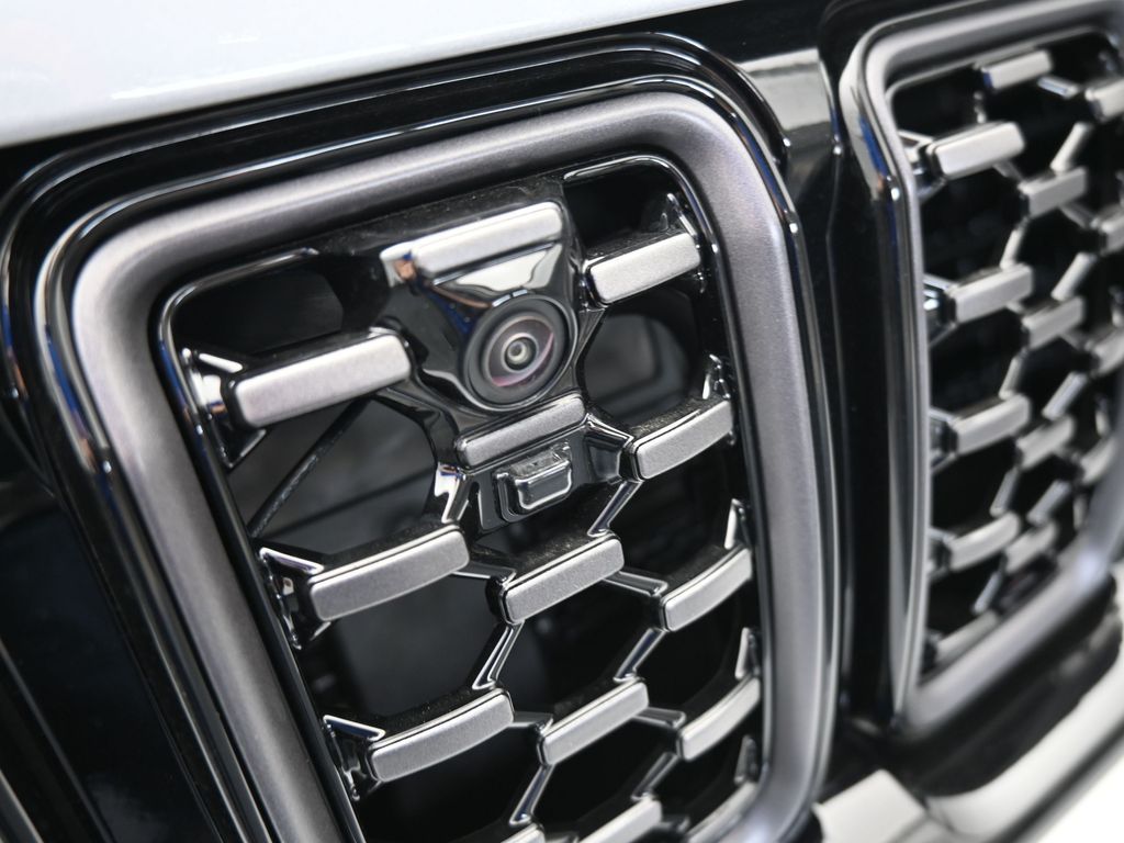 New 2025 Silver Zynith Jeep Summit image 44