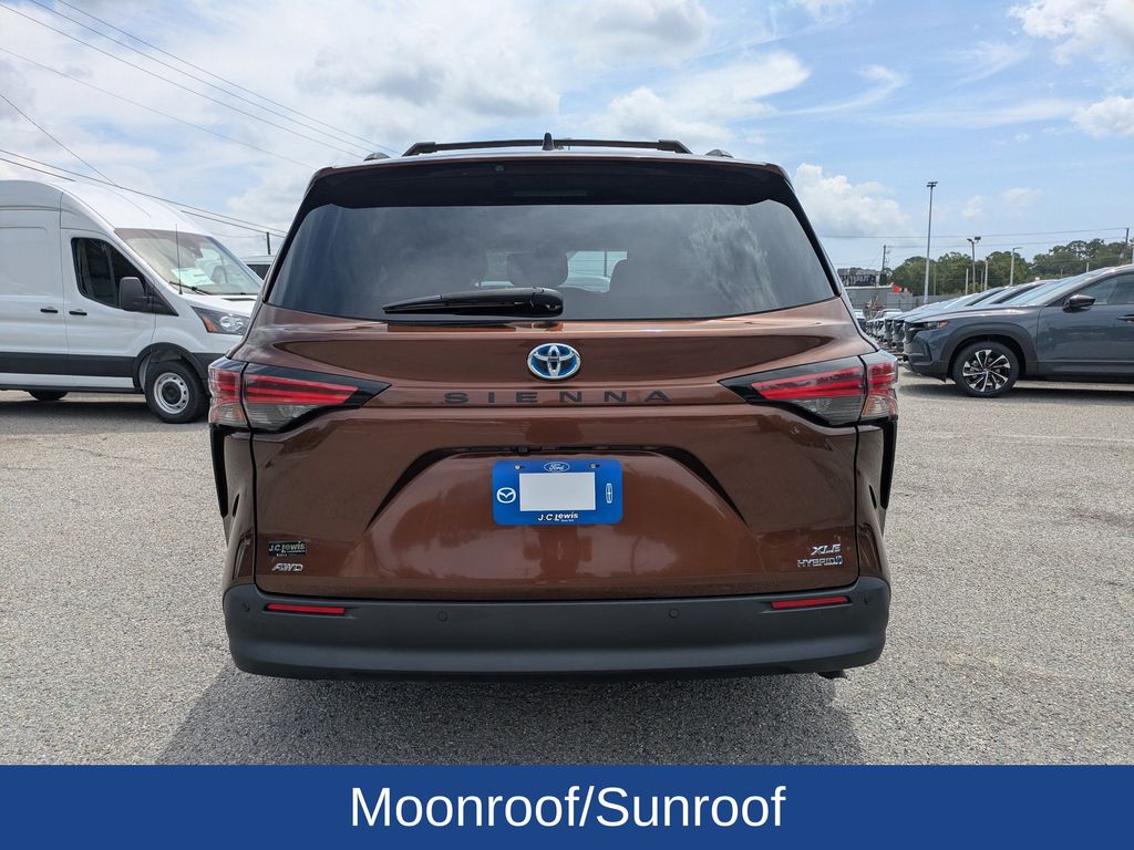 2021 Toyota Sienna XLE