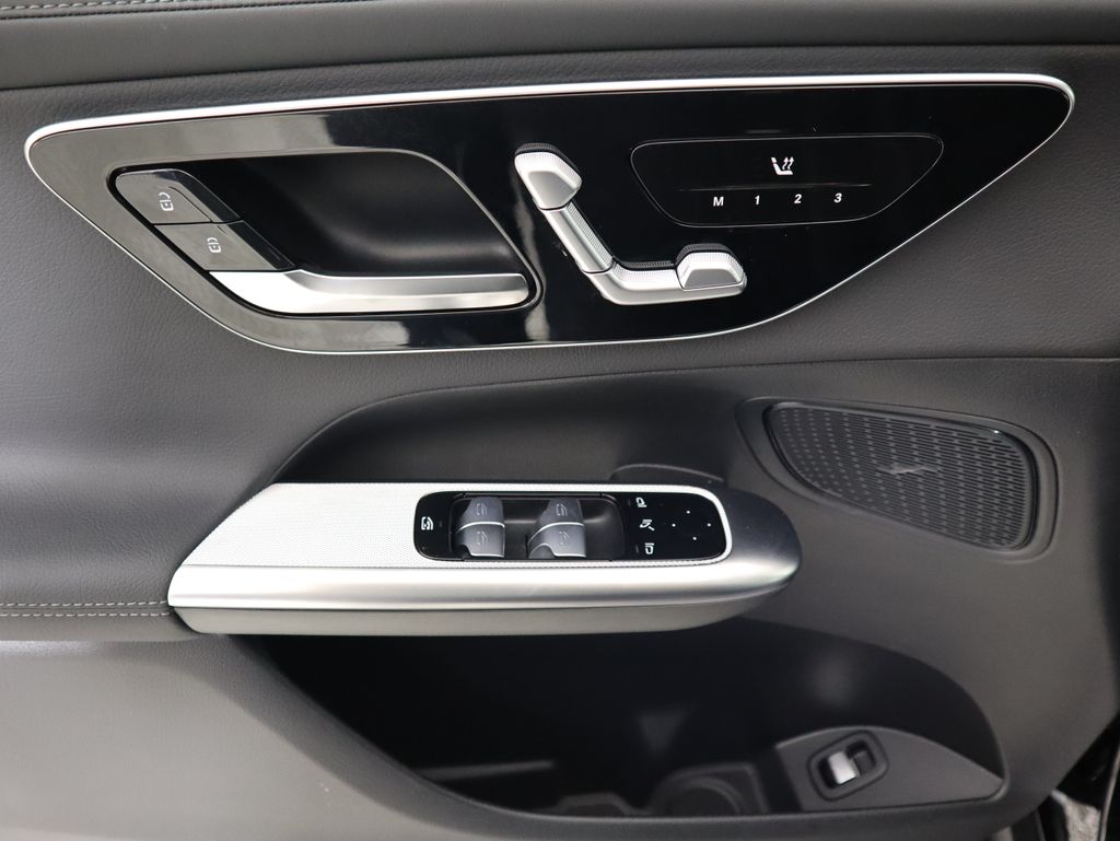 Thumbnail: 2026 Mercedes-Benz GLC - 25