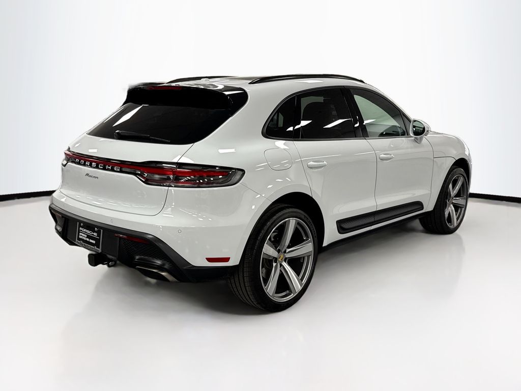 Thumbnail: 2025 Porsche Macan - 7
