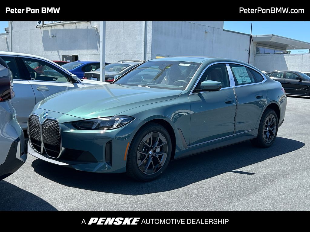 Thumbnail: 2025 BMW i4 - 1