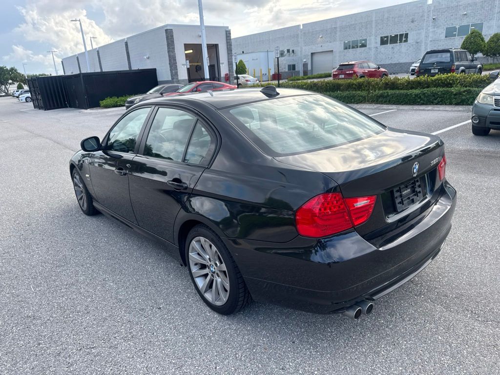 Thumbnail: 2011 BMW 3 Series - 4
