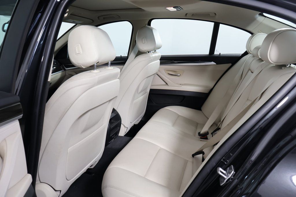 Thumbnail: 2015 BMW 5 Series - 9