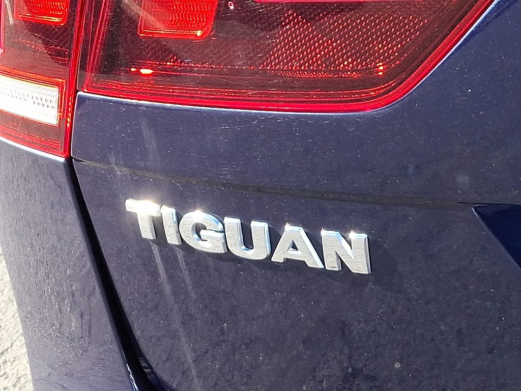 Thumbnail: 2021 Volkswagen Tiguan - 30