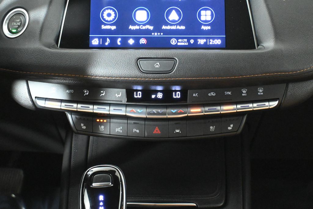 2022 Cadillac XT4 Premium Luxury 22
