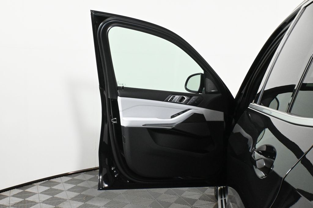 Thumbnail: 2026 BMW X5 - 28