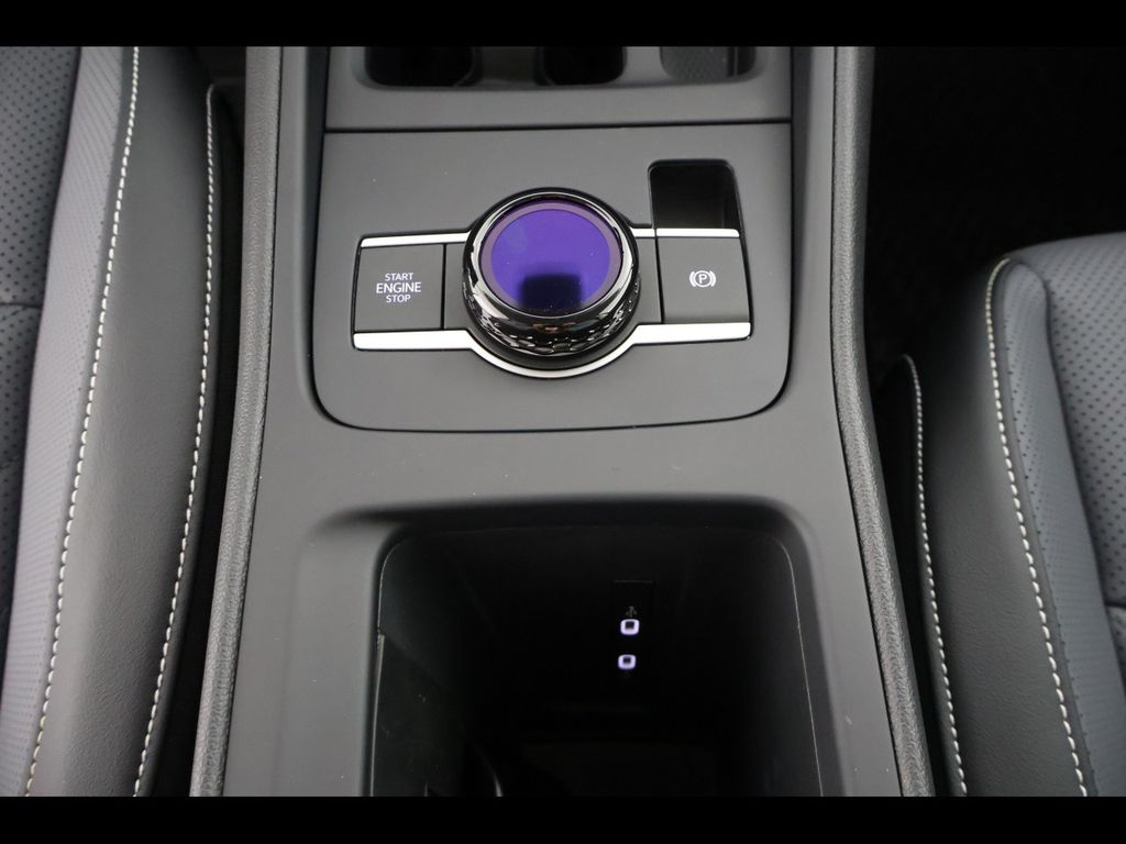2025 Volkswagen Tiguan SE - Photo 11
