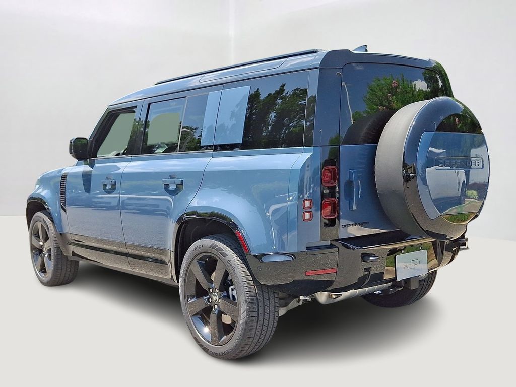 Thumbnail: 2025 Land Rover Defender - 4