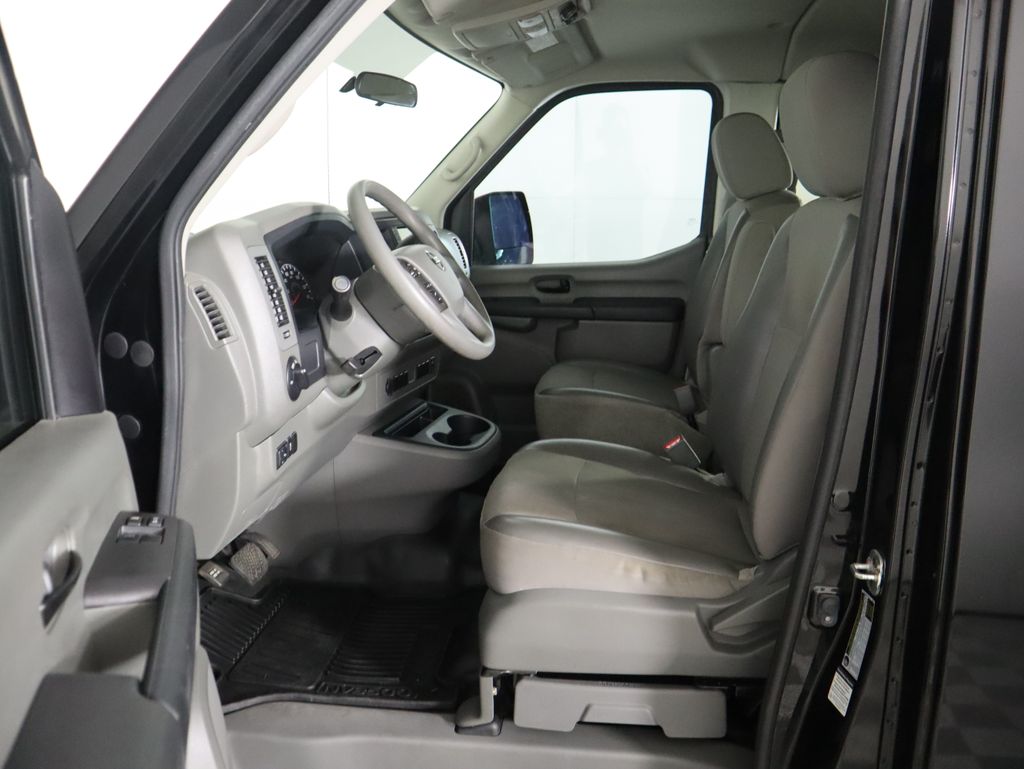 Thumbnail: 2020 Nissan NV - 10