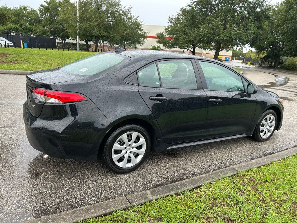 2023 Toyota Corolla LE 5