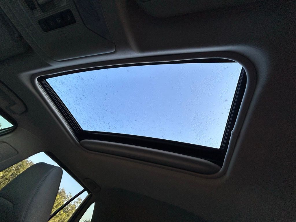 2019 Toyota RAV4 XLE Premium 30