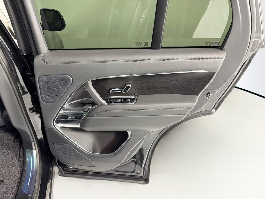 Thumbnail: 2026 Land Rover Range Rover - 27