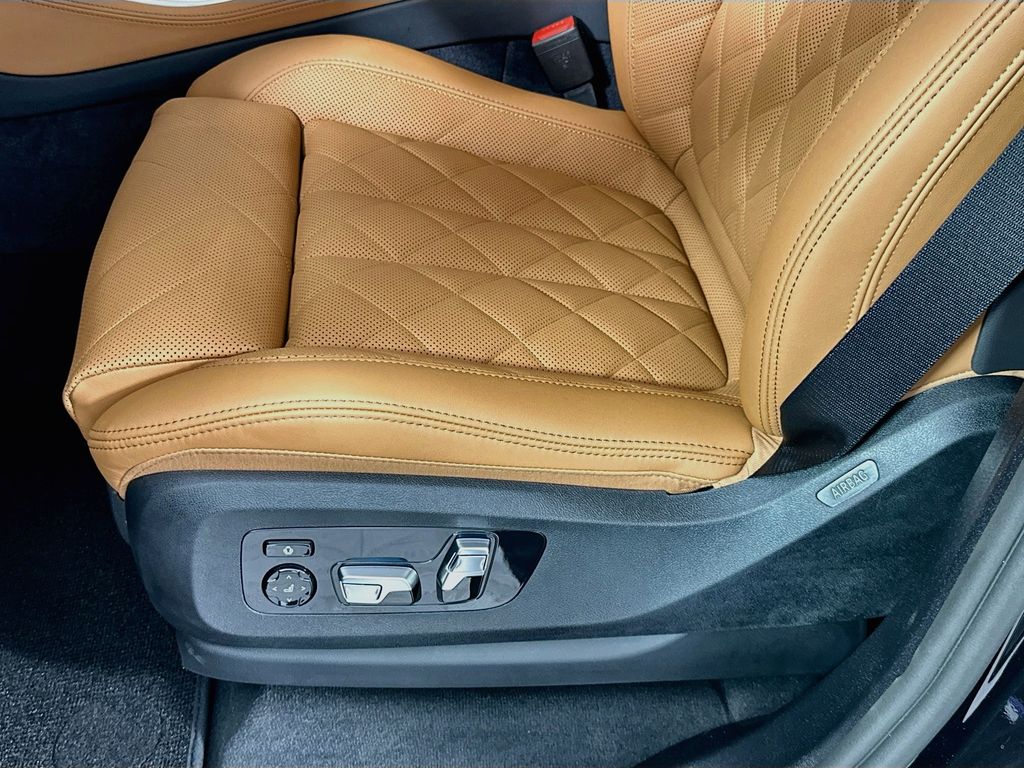 Thumbnail: 2026 BMW X5 - 21