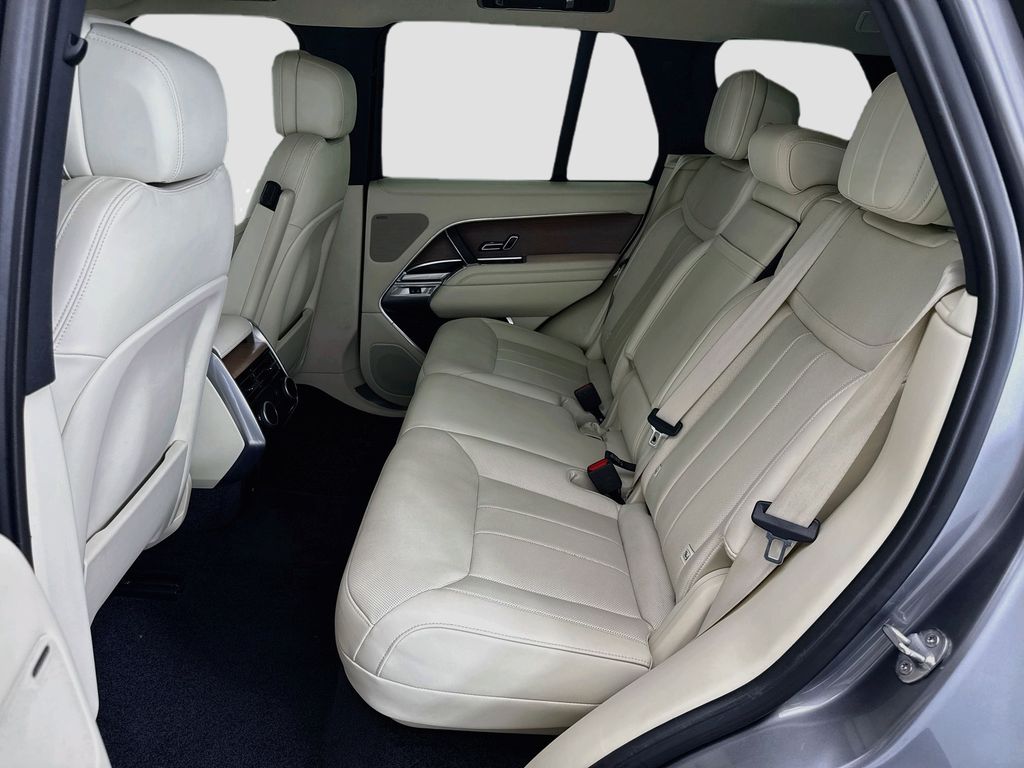 Thumbnail: 2023 Land Rover Range Rover - 20
