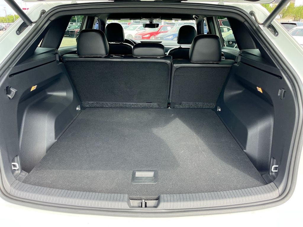 2021 Volkswagen Atlas Cross Sport 3.6L V6 SE w/Technology R-Line White at Big Star Buick GMC