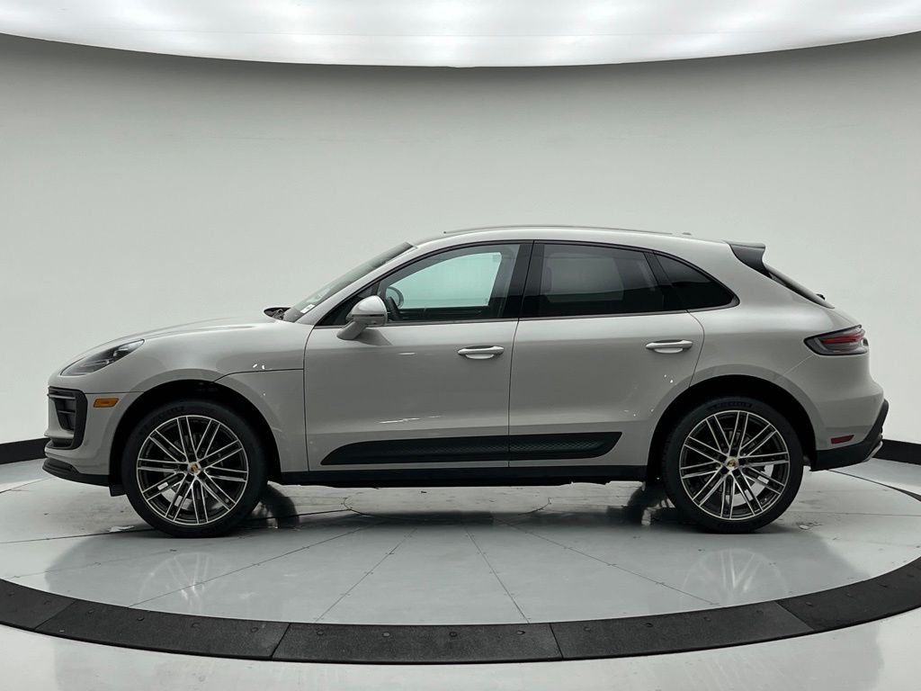 Thumbnail: 2026 Porsche Macan - 2
