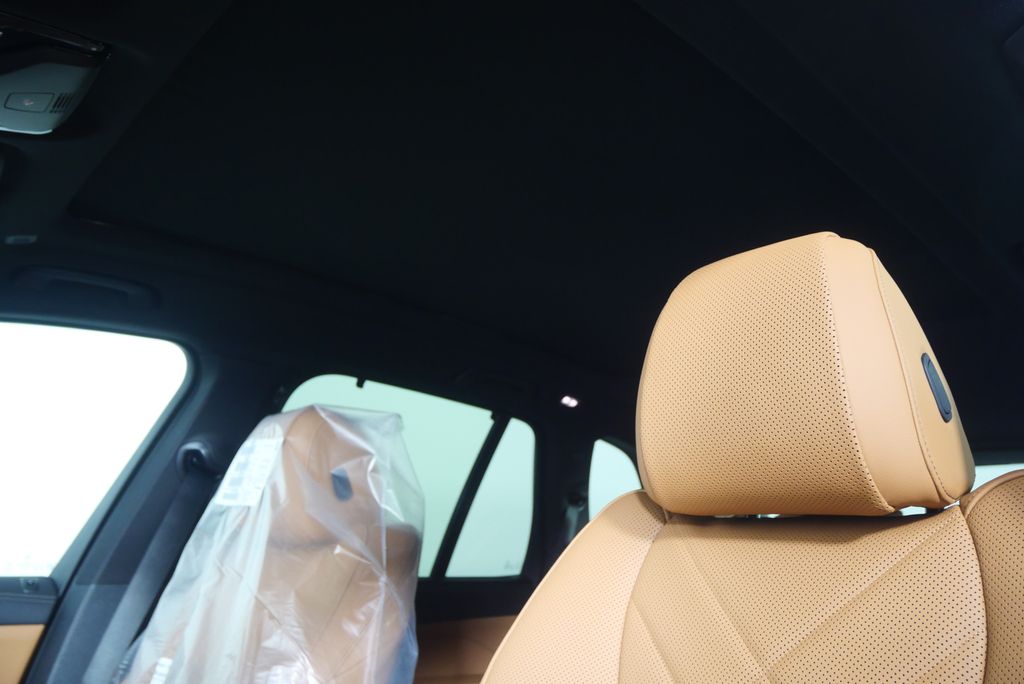 Thumbnail: 2026 BMW X5 - 11