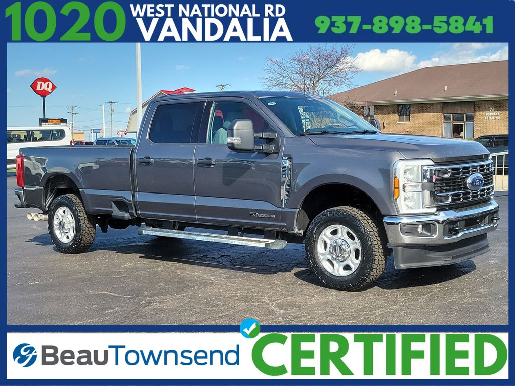 Gray Metallic 2025 Ford F-250 Super Duty XLT Crew Cab 4WD Pickup Truck Four-Wheel Drive Automatic