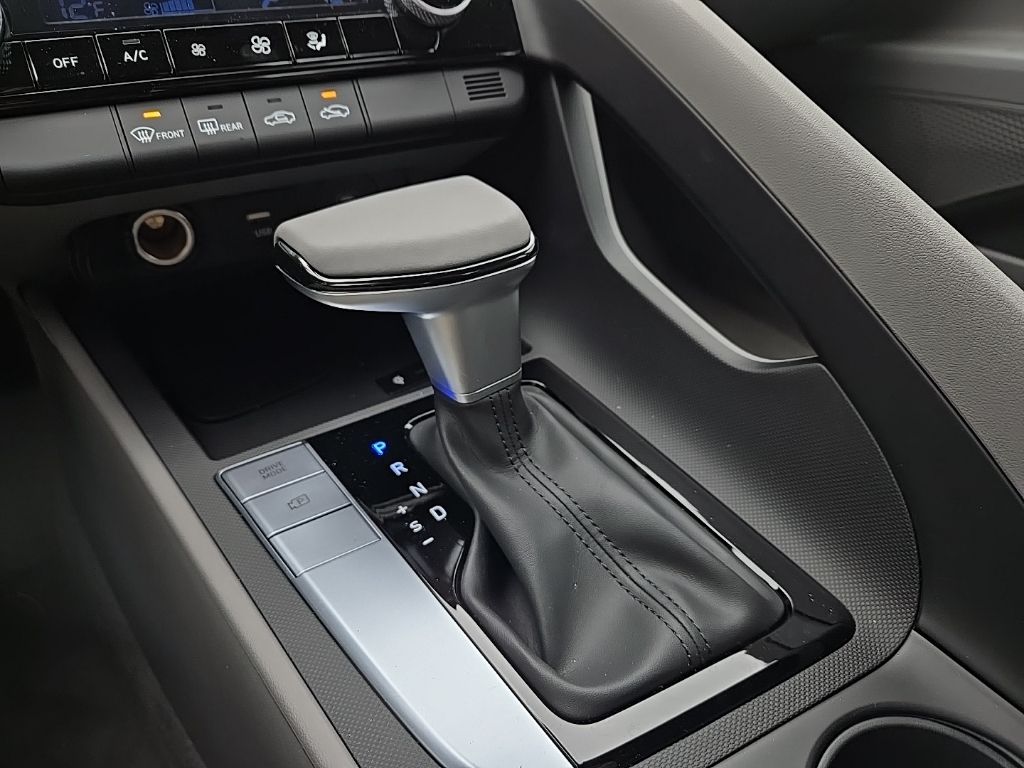 2025 Hyundai Elantra Sport 31