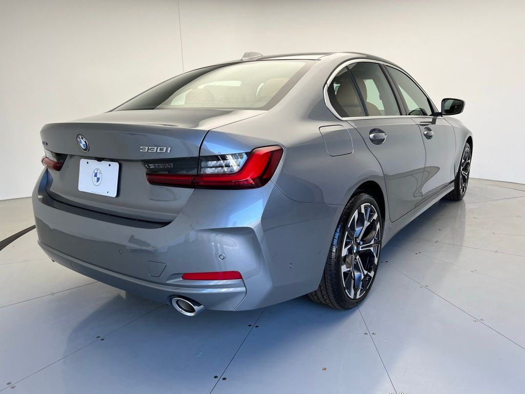 2025 BMW 3 Series 330i xDrive 3