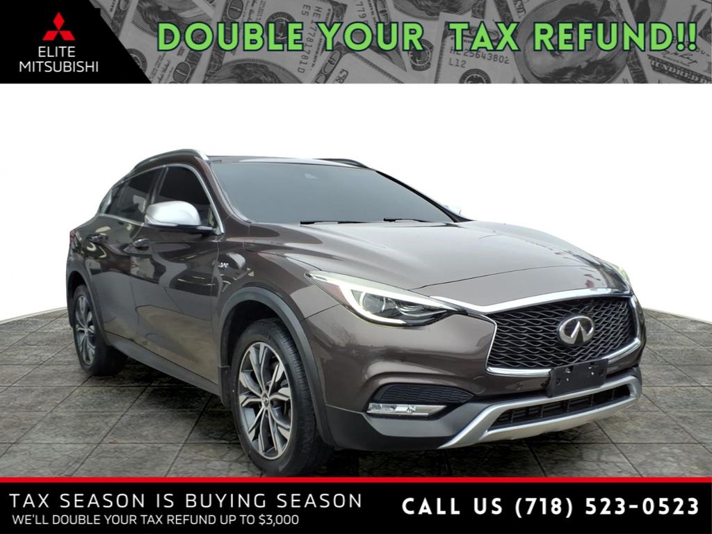 2018 INFINITI QX30 Essential