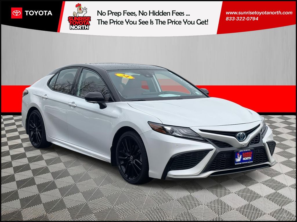 2024 Toyota Camry XSE's photo