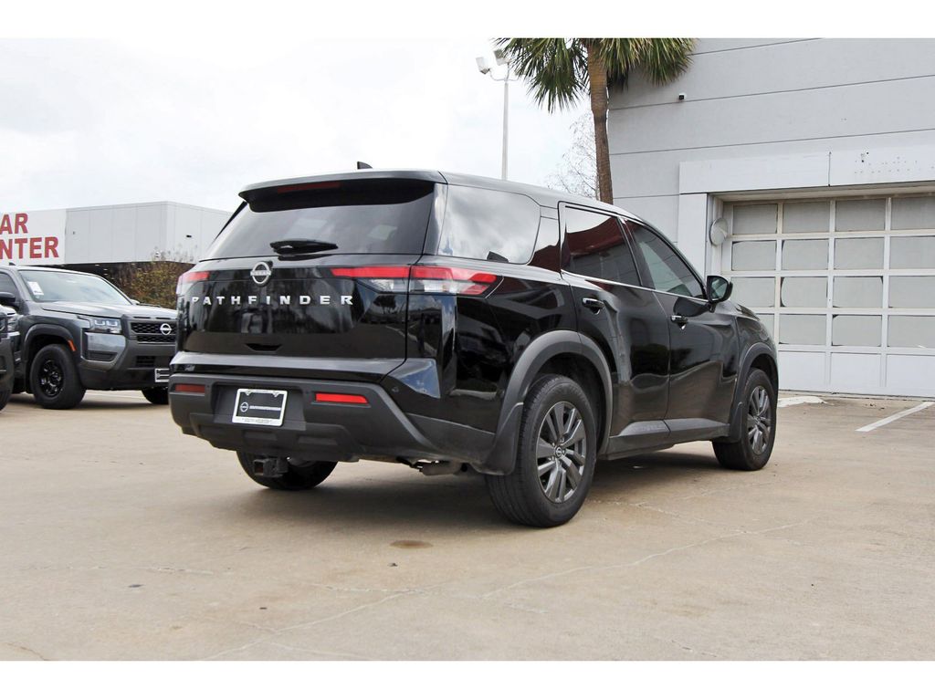 2024 Nissan Pathfinder S - 3