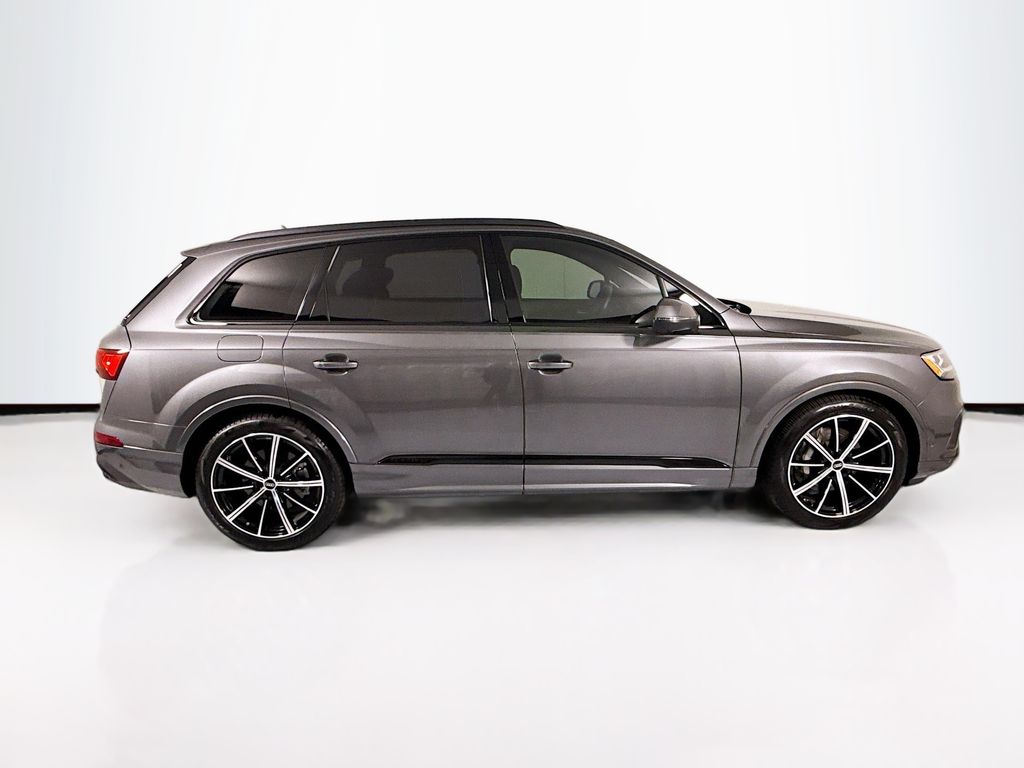 Thumbnail: 2023 Audi Q7 - 4