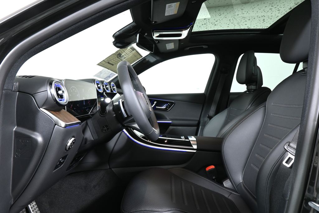 2025 Mercedes-Benz GLC 300 3