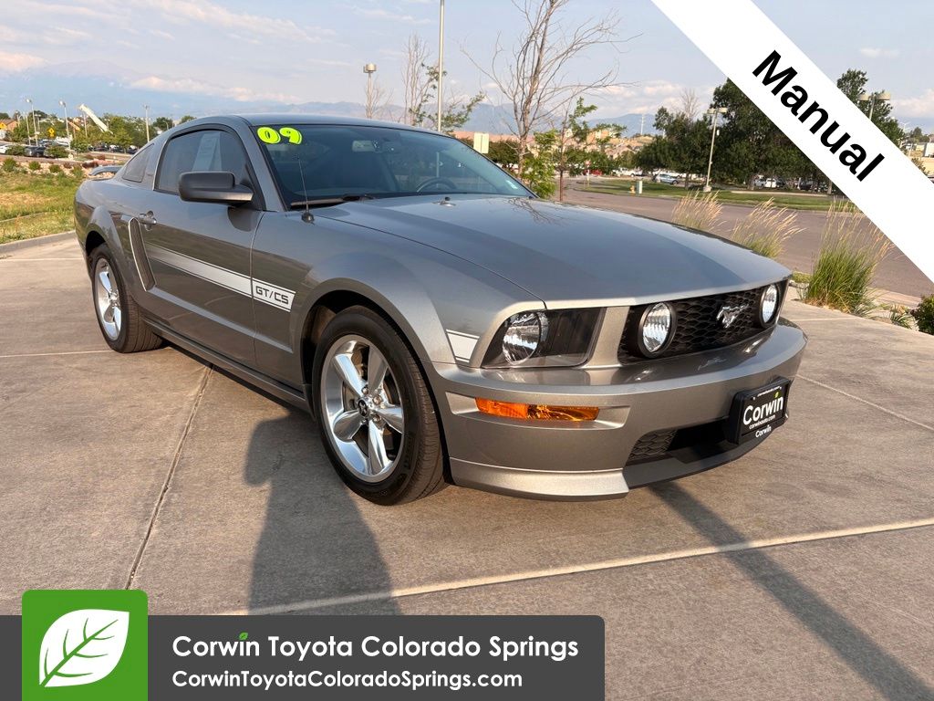 Vapor Silver Clearcoat Metallic 2009 Ford Mustang Coupe Rear-Wheel Drive 5-Speed Automatic