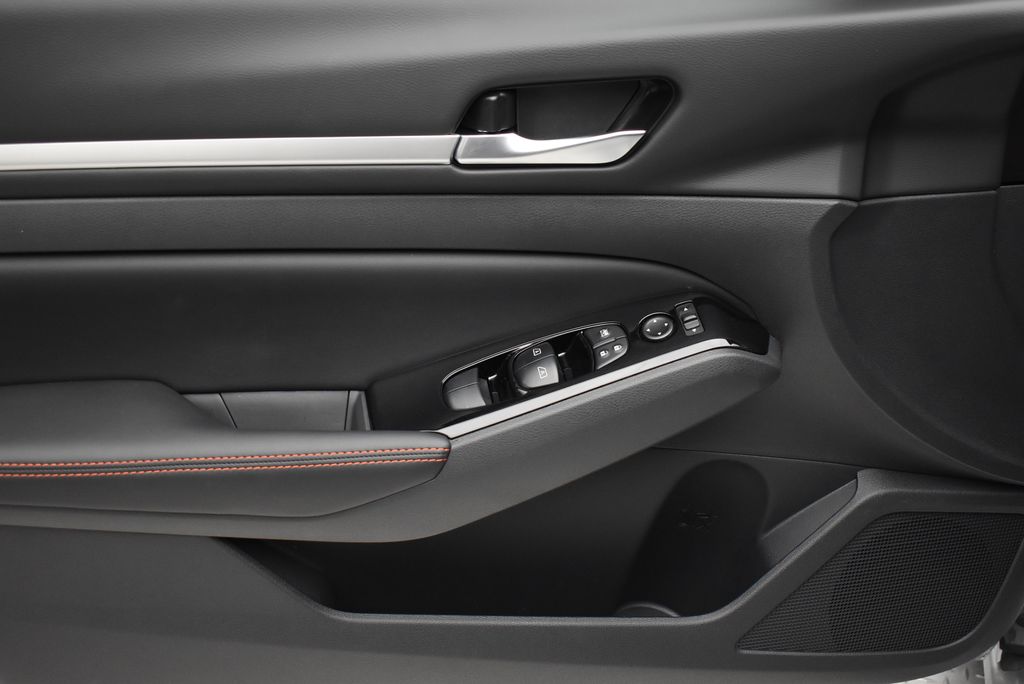 Thumbnail: 2025 Nissan Altima - 12