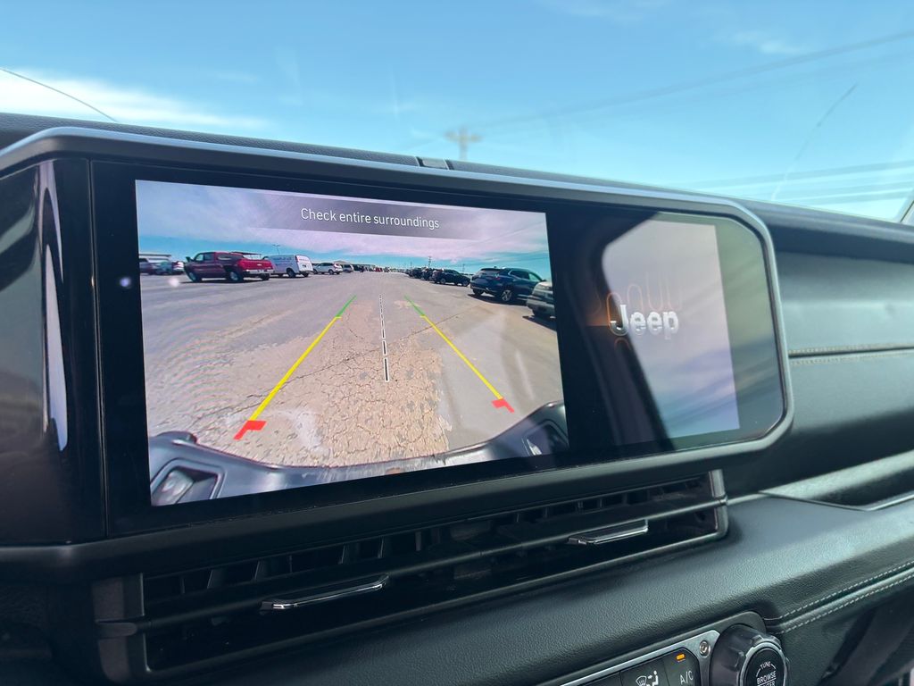 Used Car 2024 Jeep Gladiator  Texas Trail For Sale Under $40,000 In Austin, Texas