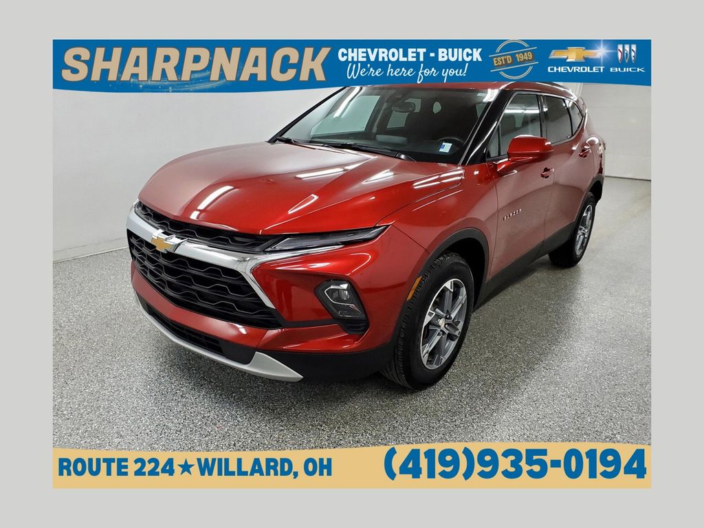 2023 Chevrolet Blazer 2LT FWD Rojo (Radiant Red Tintcoat) SUV/Crossover Tracción delantera 9 velocidades Automática marcha alta