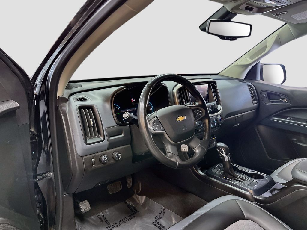 Used 2022 Black Chevrolet Z71 image 9