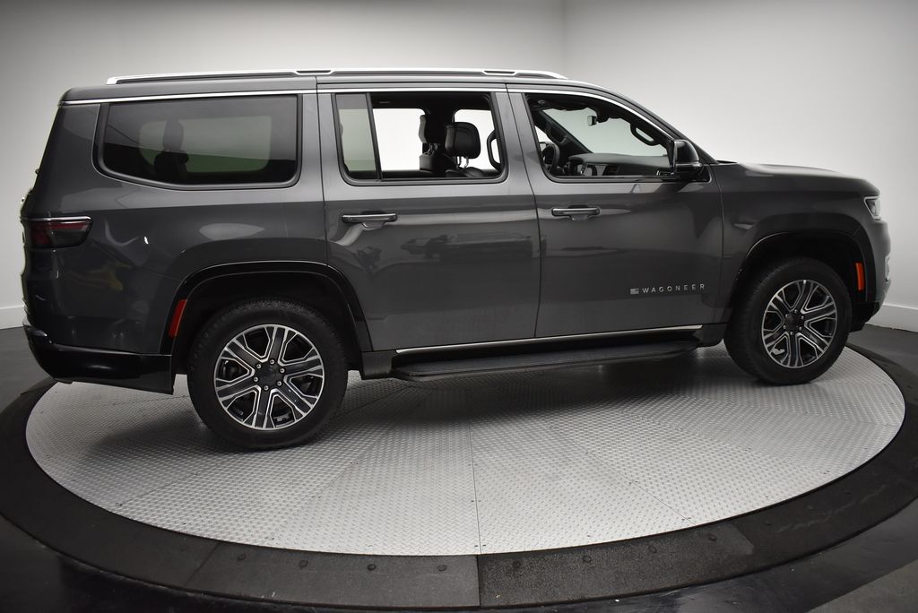 Thumbnail: 2024 Jeep Wagoneer - 4