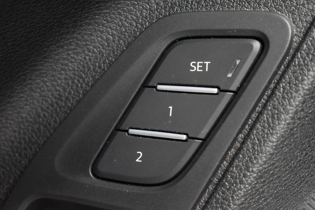 Thumbnail: 2023 Audi Q3 - 13