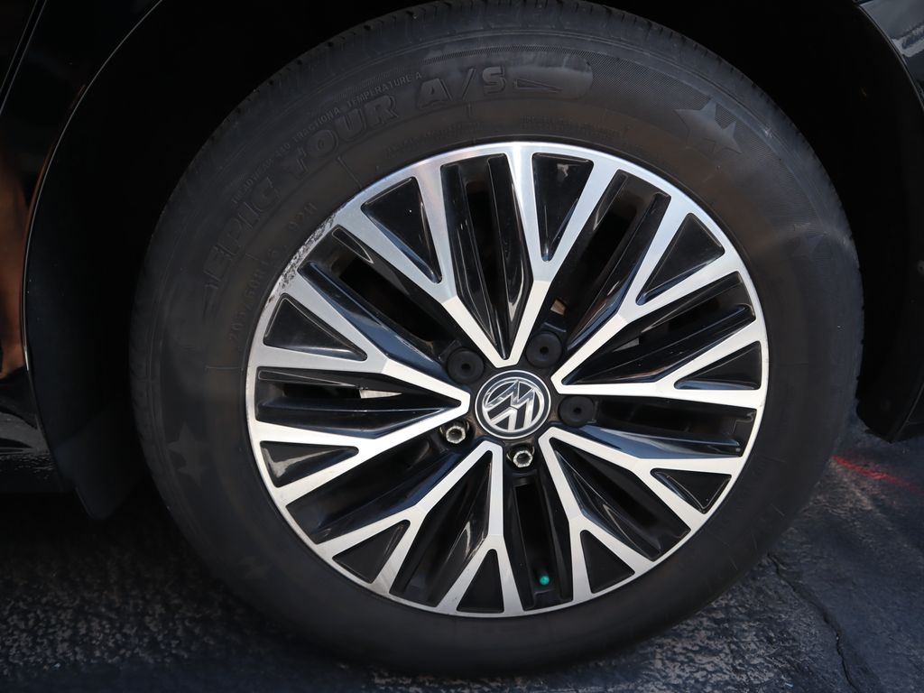 2019 Volkswagen Jetta SE 16