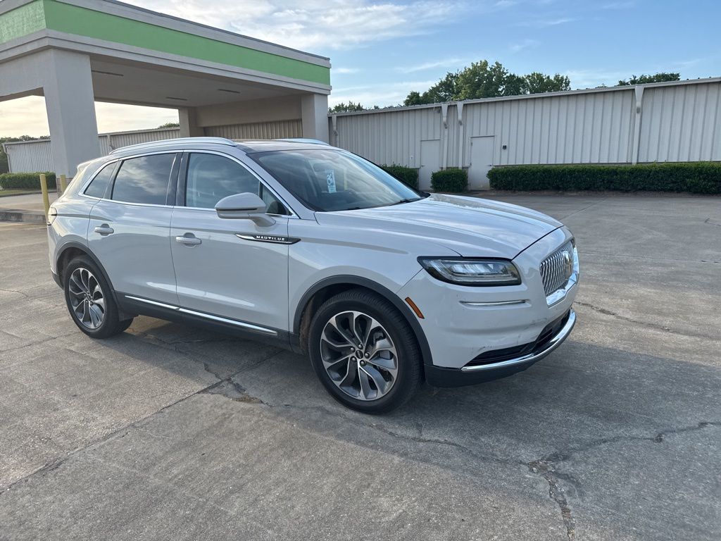 2022 Ceramic Pearl Metallic Tinted Clearcoat Lincoln Nautilus Reserve FWD SUV
