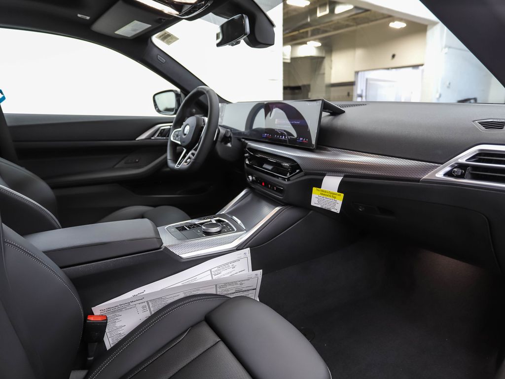 Thumbnail: 2025 BMW 4 Series - 23