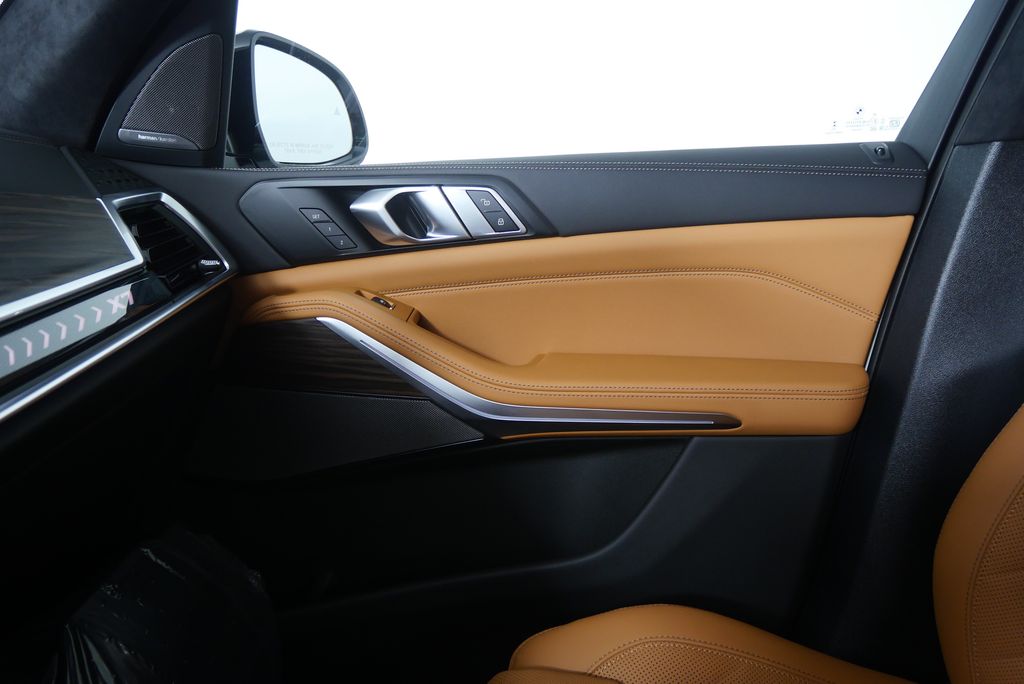 Thumbnail: 2026 BMW X7 - 26