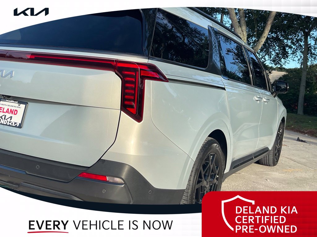 Used 2025 Kia Carnival Van
