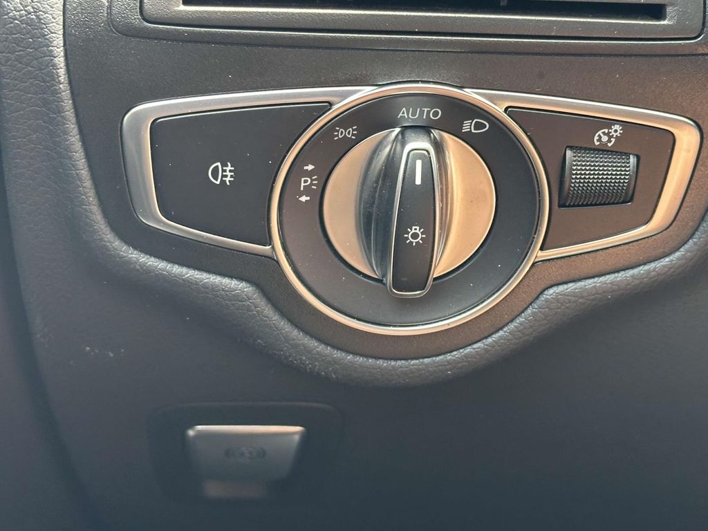 2022 Mercedes-Benz GLC 300 18